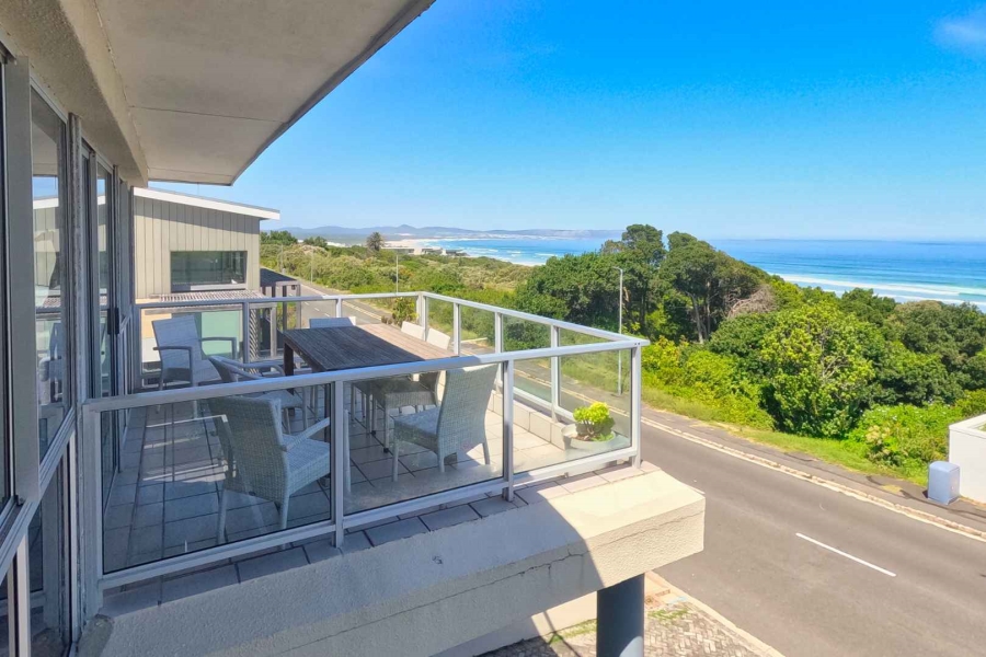 4 Bedroom Property for Sale in Voelklip Western Cape